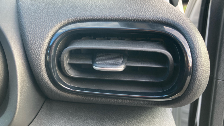 Toyota Yaris Cross 1.5 Hybrid Icon 5dr CVT Hybrid Estate